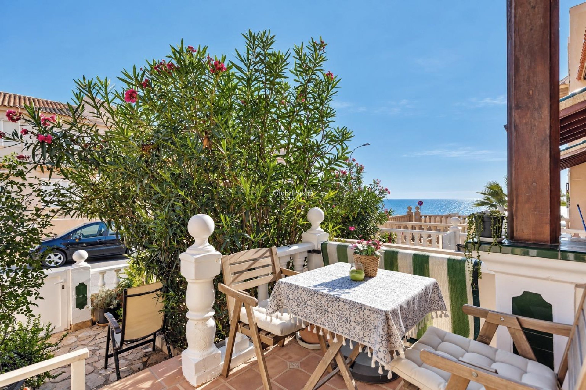 Wiederverkauf - HAUS -
TORREVIEJA - Cala de cabo cervera