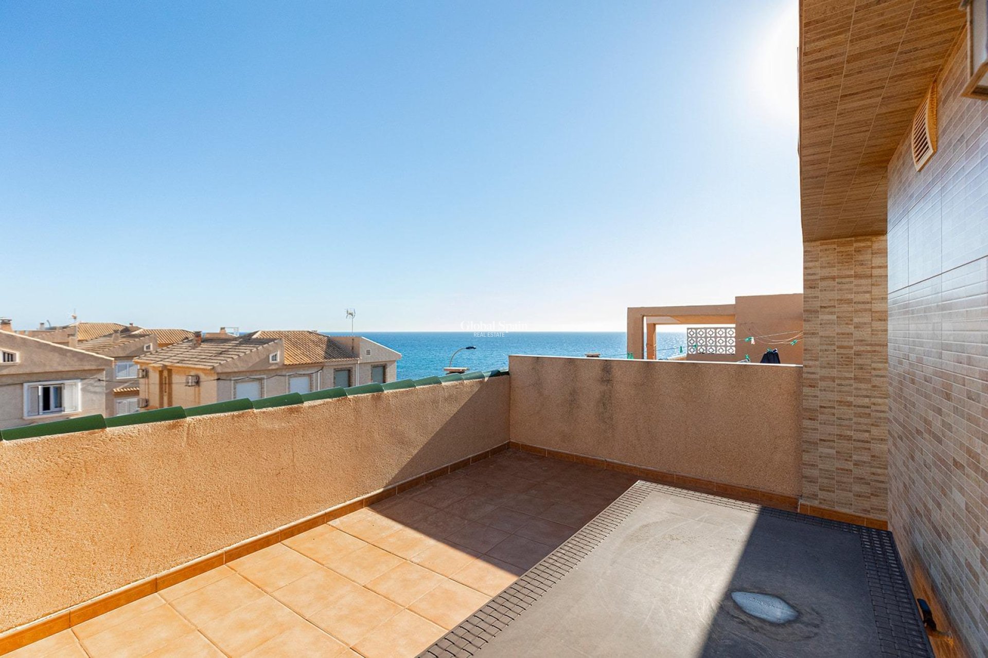 Wiederverkauf - HAUS -
TORREVIEJA - Cala de cabo cervera