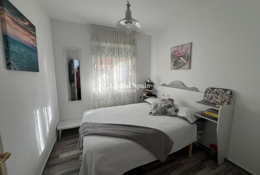 Wiederverkauf - HAUS -
TORREVIEJA - Calas blanca