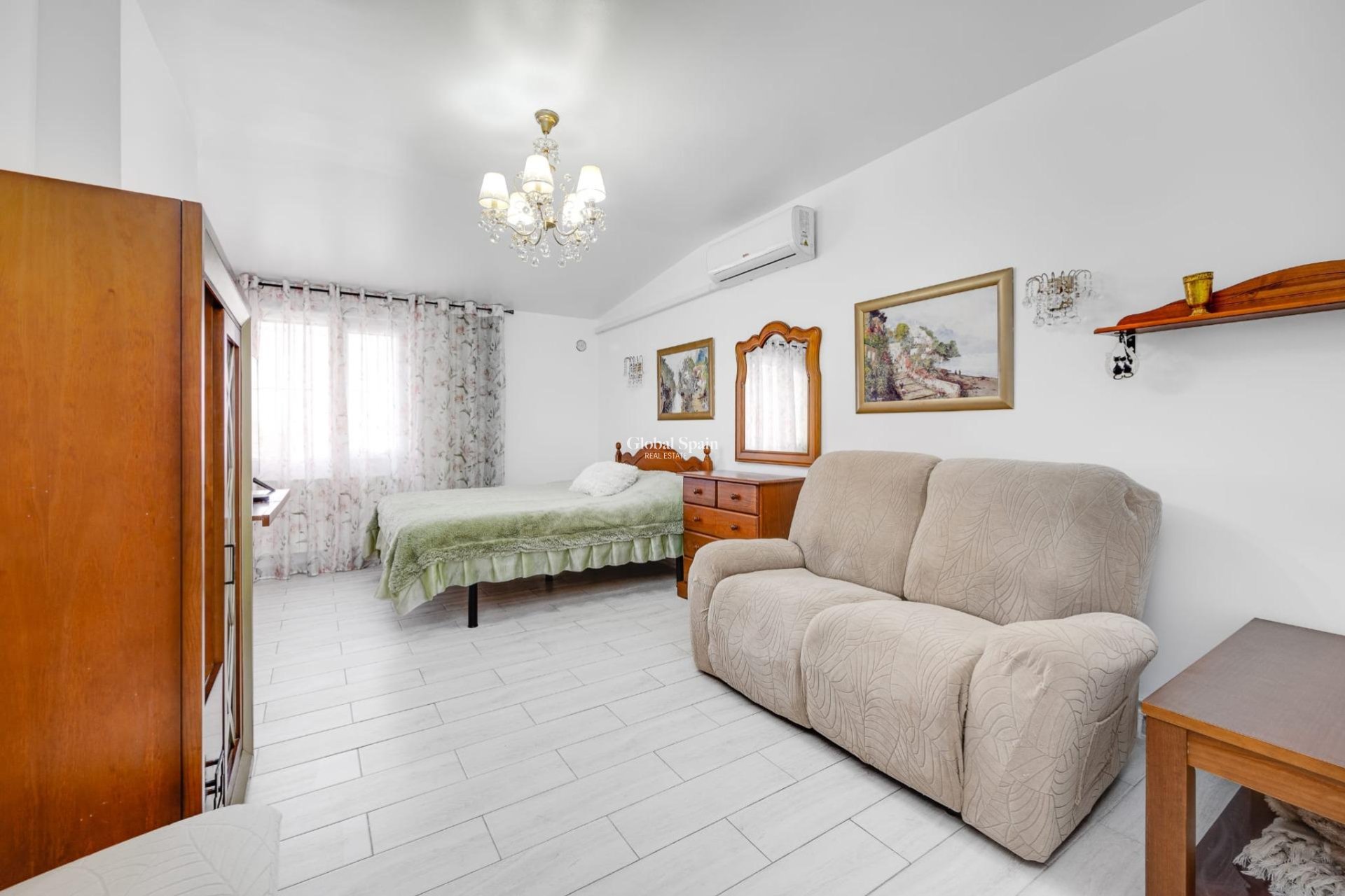 Wiederverkauf - HAUS -
TORREVIEJA - Calas blanca