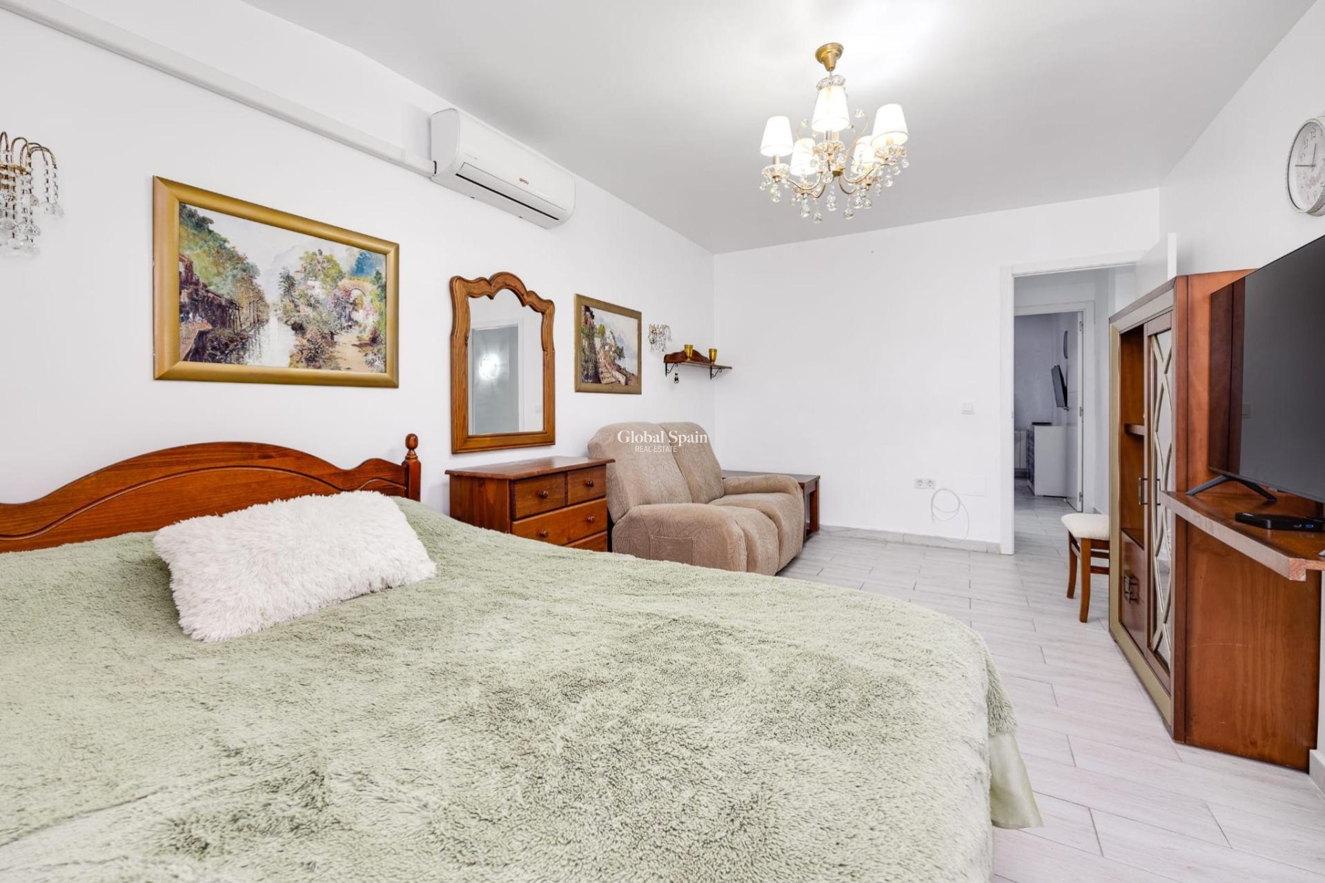 Wiederverkauf - HAUS -
TORREVIEJA - Calas blanca