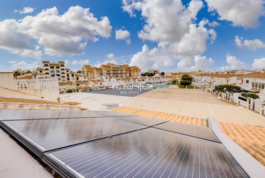 Wiederverkauf - HAUS -
TORREVIEJA - Calas blanca