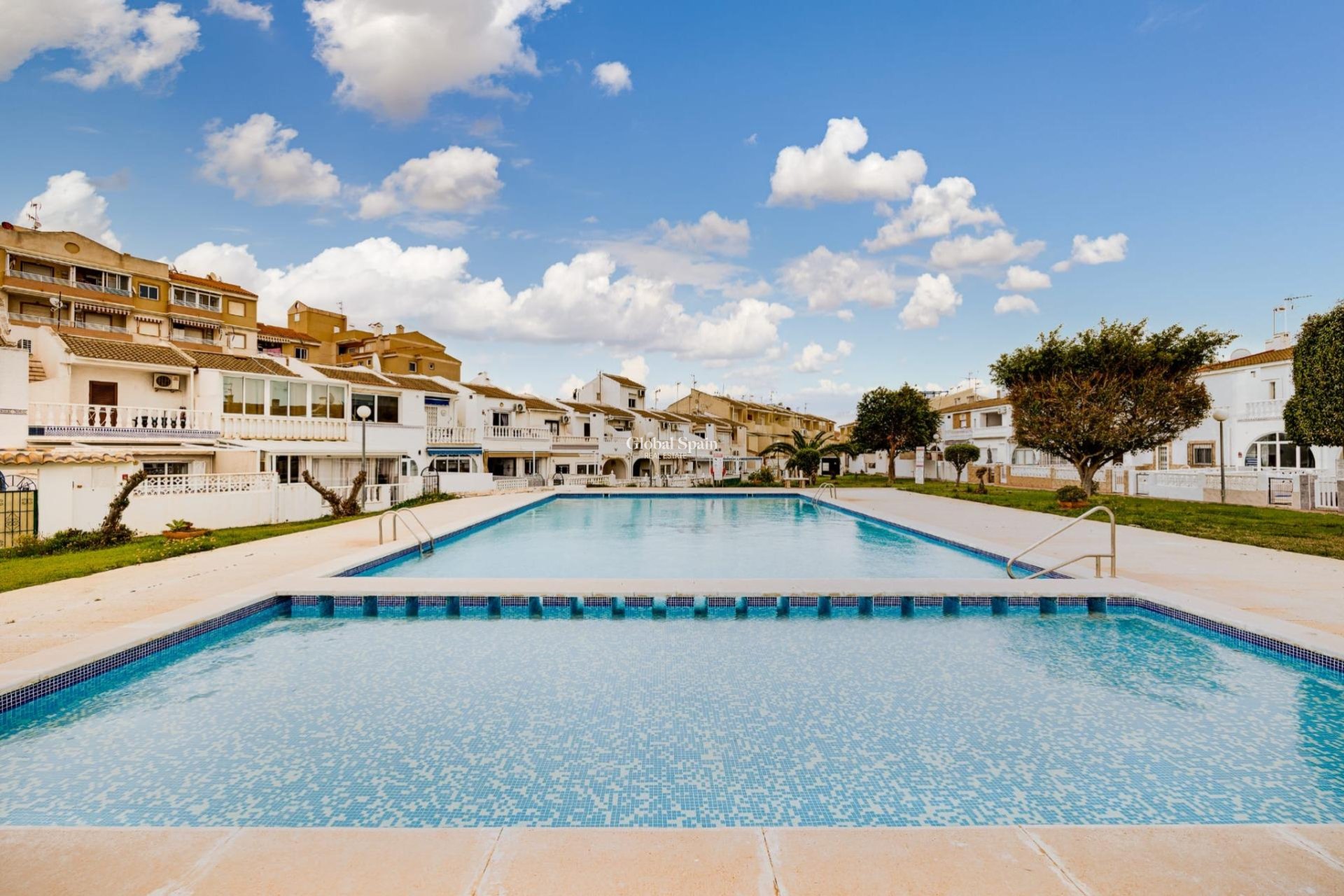 Wiederverkauf - HAUS -
TORREVIEJA - Calas blanca