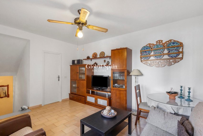 Wiederverkauf - HAUS -
TORREVIEJA - Calas blanca