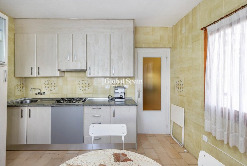 Wiederverkauf - HAUS -
TORREVIEJA - Calas blanca