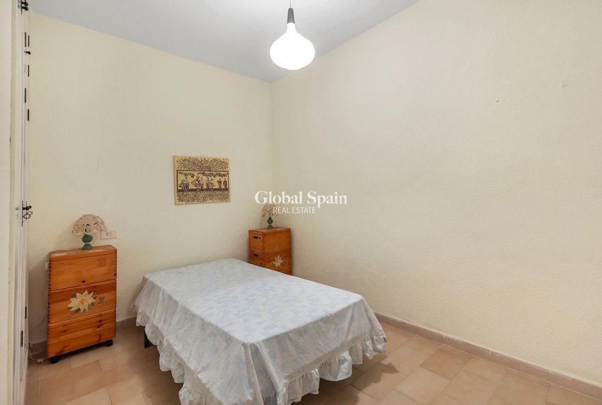 Wiederverkauf - HAUS -
TORREVIEJA - Calas blanca