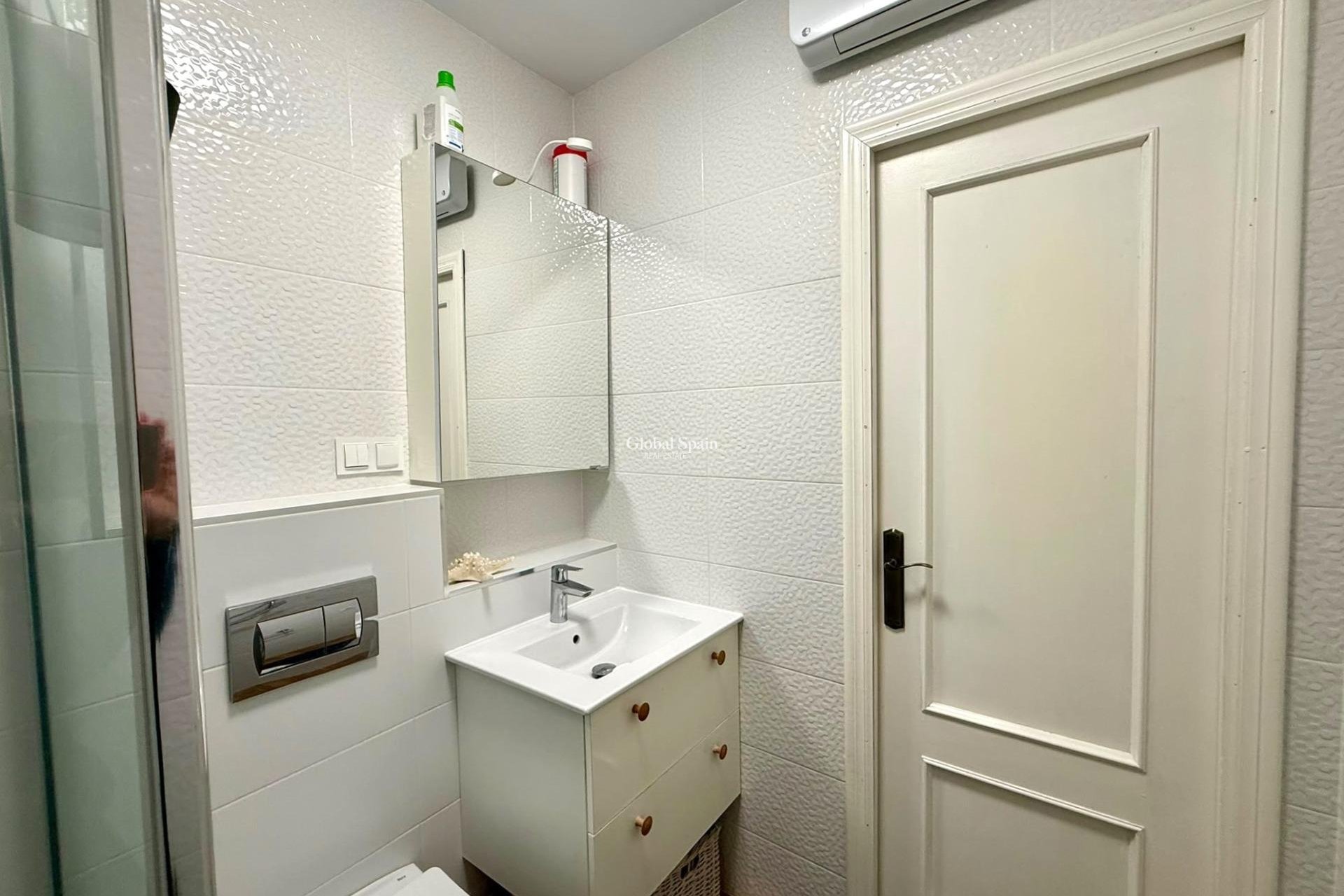Wiederverkauf - HAUS -
TORREVIEJA - Calas blanca