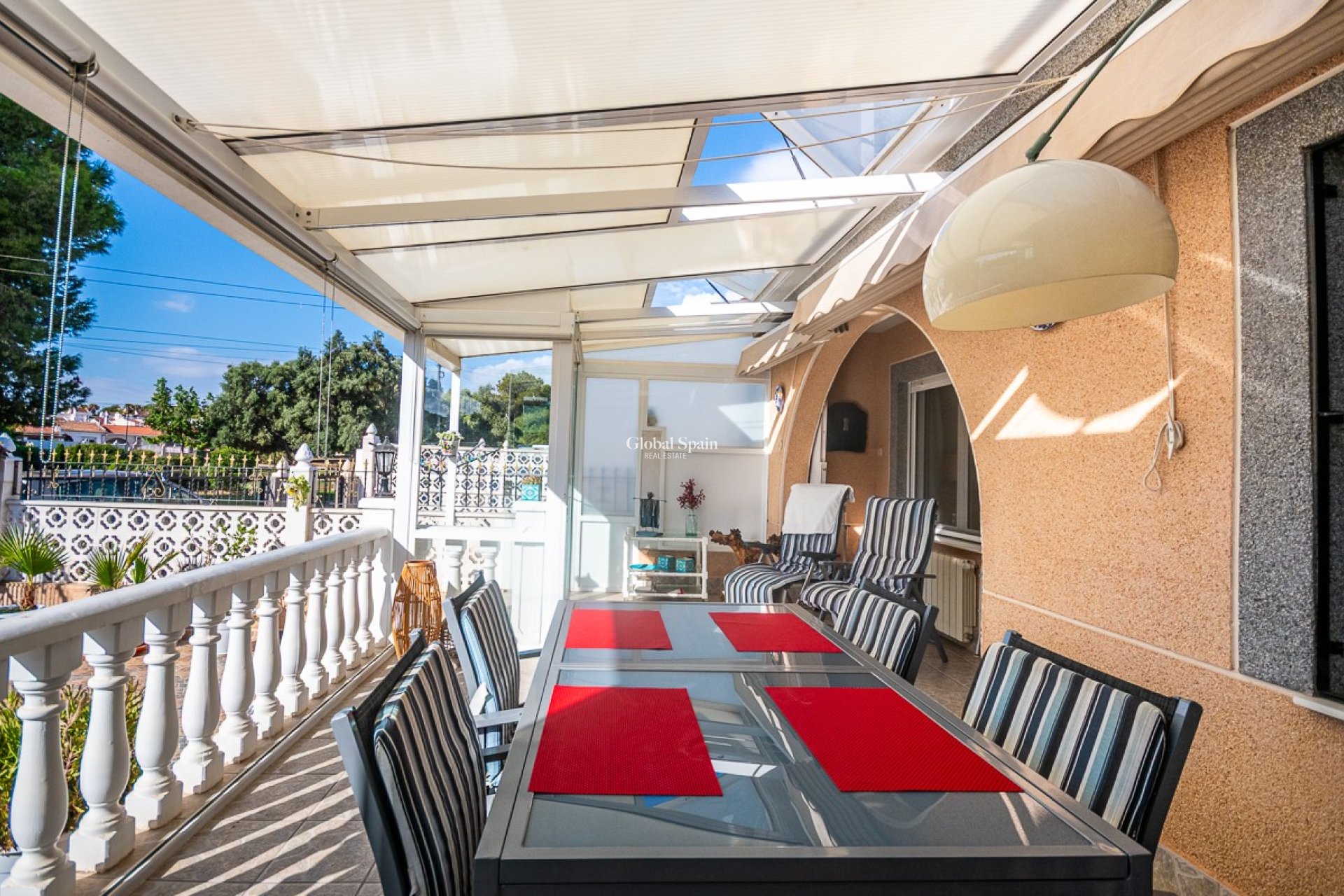 Wiederverkauf - HAUS -
TORREVIEJA - Calas Blancas