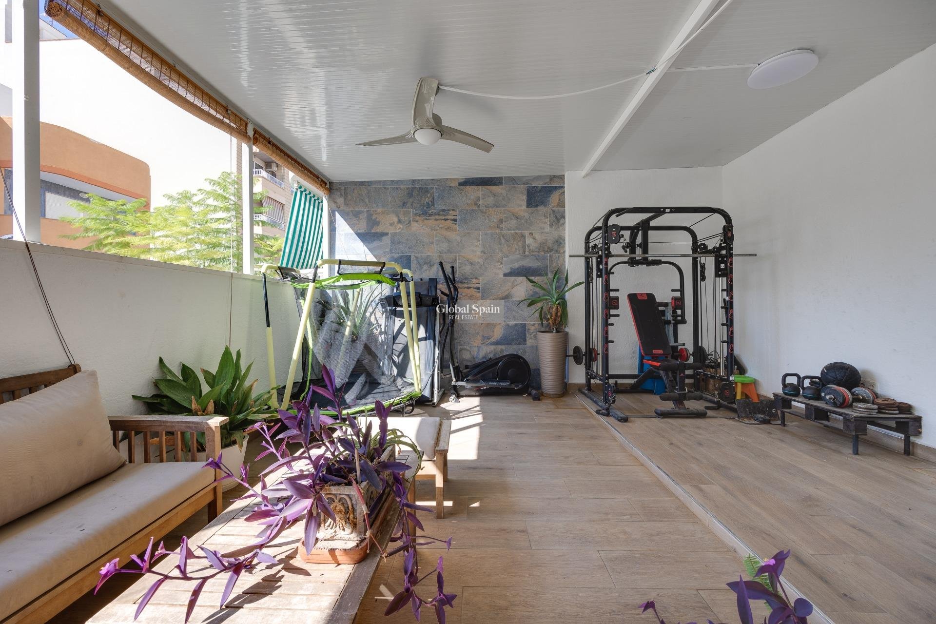 Wiederverkauf - HAUS -
TORREVIEJA - Center