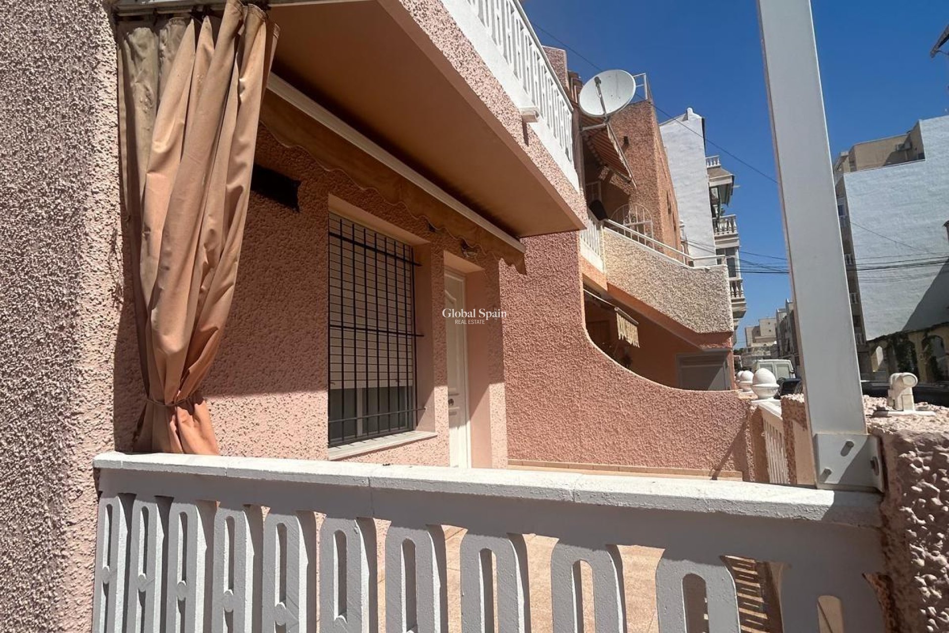 Wiederverkauf - HAUS -
TORREVIEJA - Center