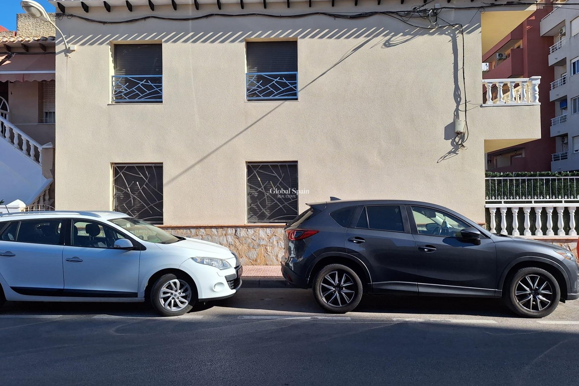Wiederverkauf - HAUS -
TORREVIEJA - Center