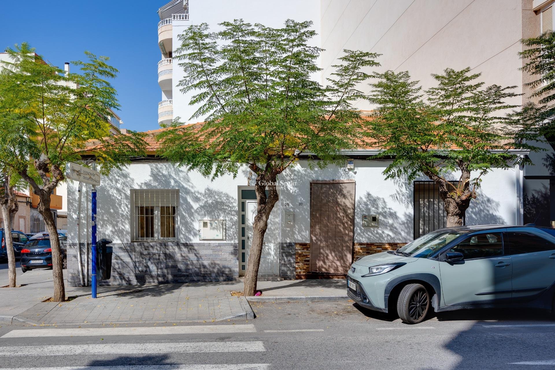 Wiederverkauf - HAUS -
TORREVIEJA - Center
