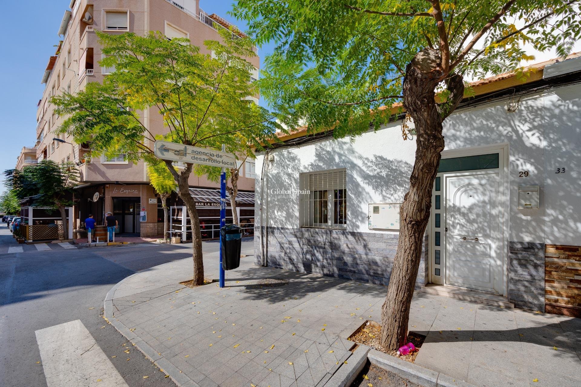 Wiederverkauf - HAUS -
TORREVIEJA - Center