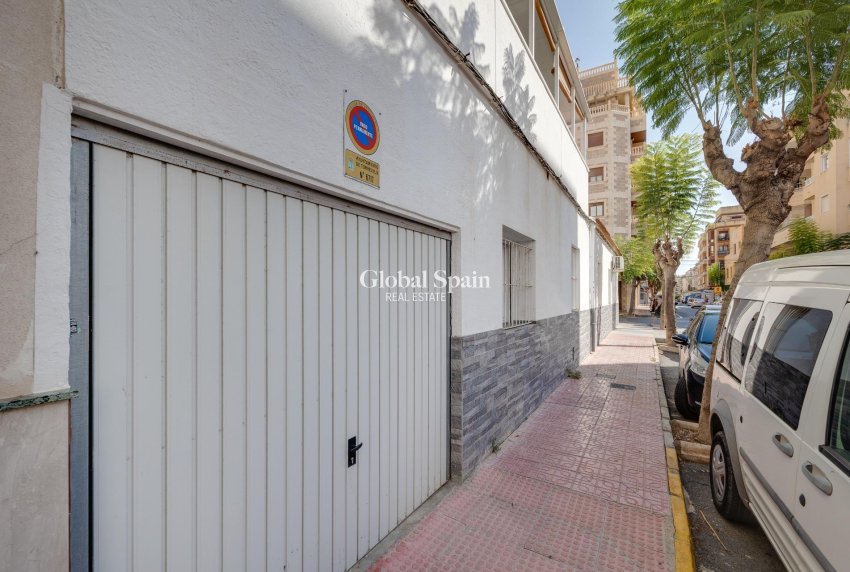 Wiederverkauf - HAUS -
TORREVIEJA - Center