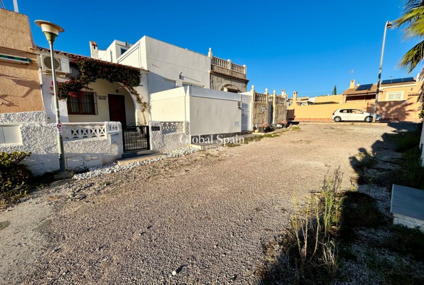 Wiederverkauf - HAUS -
TORREVIEJA - Costa Blanca