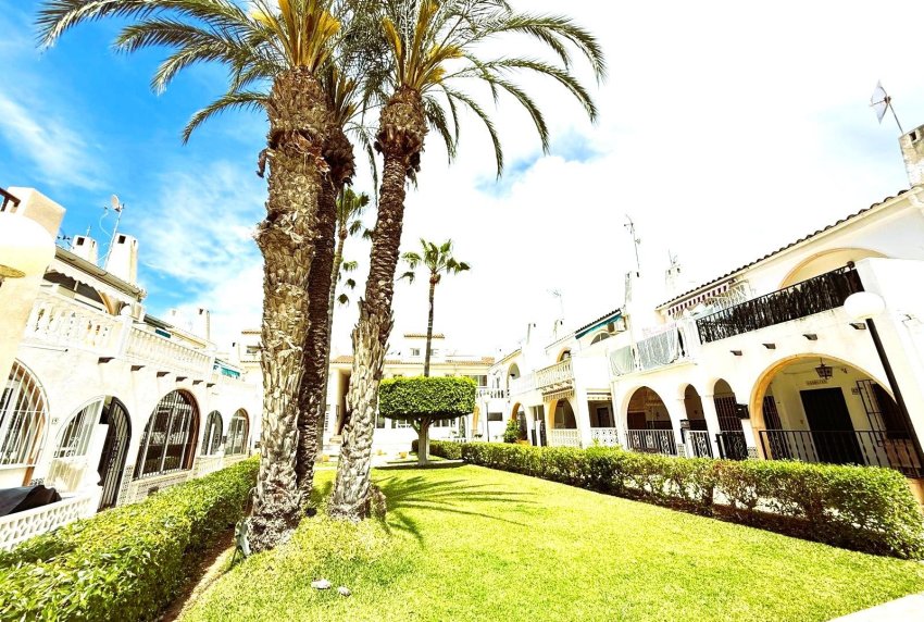 Wiederverkauf - HAUS -
TORREVIEJA - El Chaparral