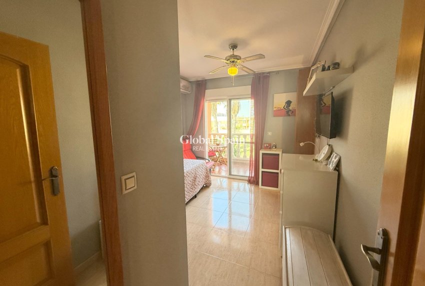 Wiederverkauf - HAUS -
TORREVIEJA - El limonar