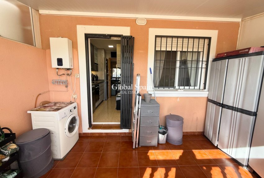 Wiederverkauf - HAUS -
TORREVIEJA - El limonar