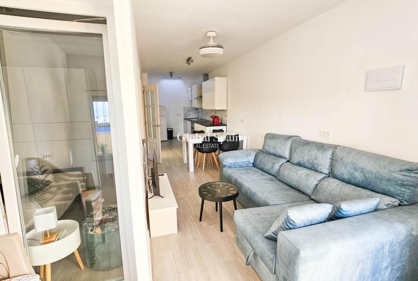 Wiederverkauf - HAUS -
TORREVIEJA - El limonar