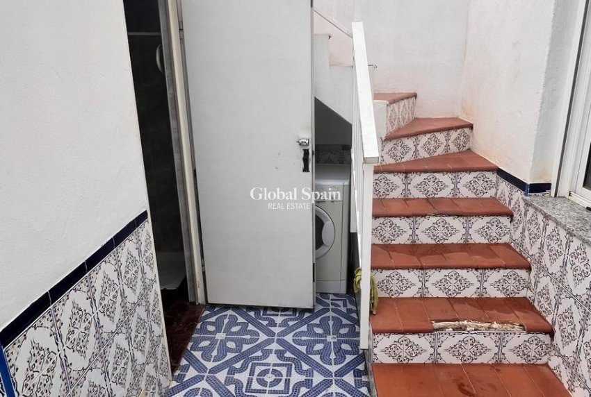 Wiederverkauf - HAUS -
TORREVIEJA - Estacion de autobuses