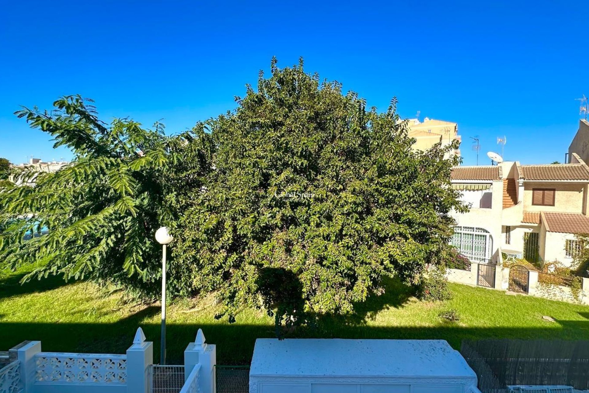 Wiederverkauf - HAUS -
TORREVIEJA - Estacion de autobuses