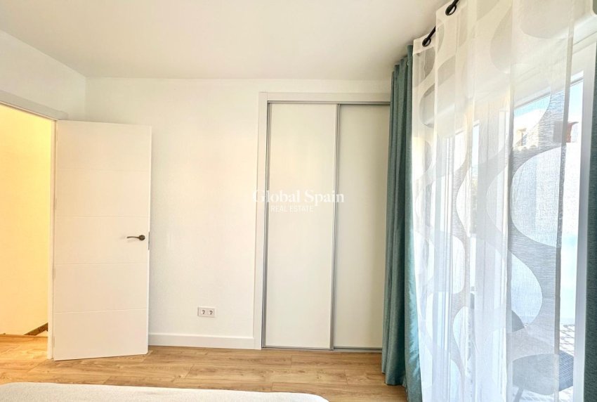 Wiederverkauf - HAUS -
TORREVIEJA - Estacion de autobuses