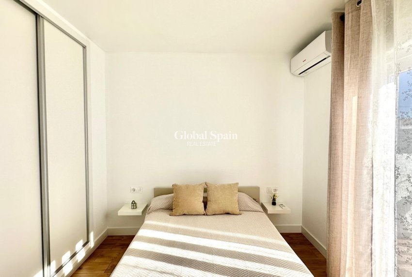 Wiederverkauf - HAUS -
TORREVIEJA - Estacion de autobuses