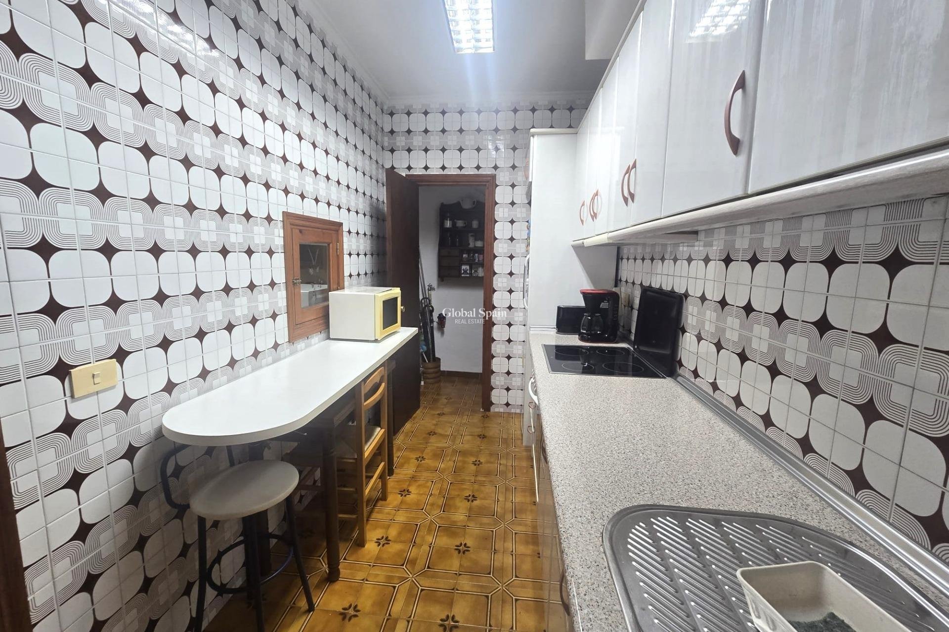Wiederverkauf - HAUS -
TORREVIEJA - Habaneras