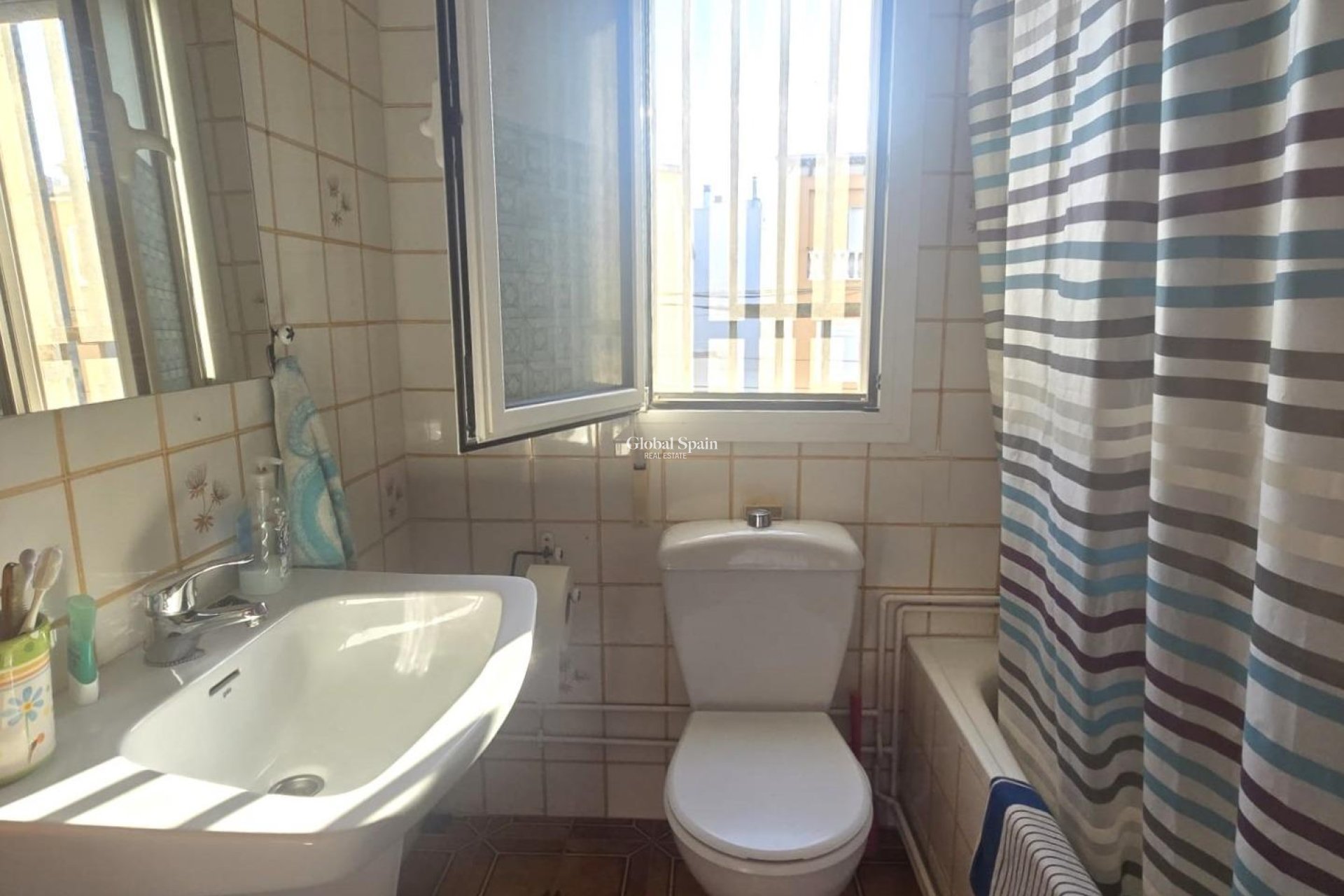 Wiederverkauf - HAUS -
TORREVIEJA - Habaneras