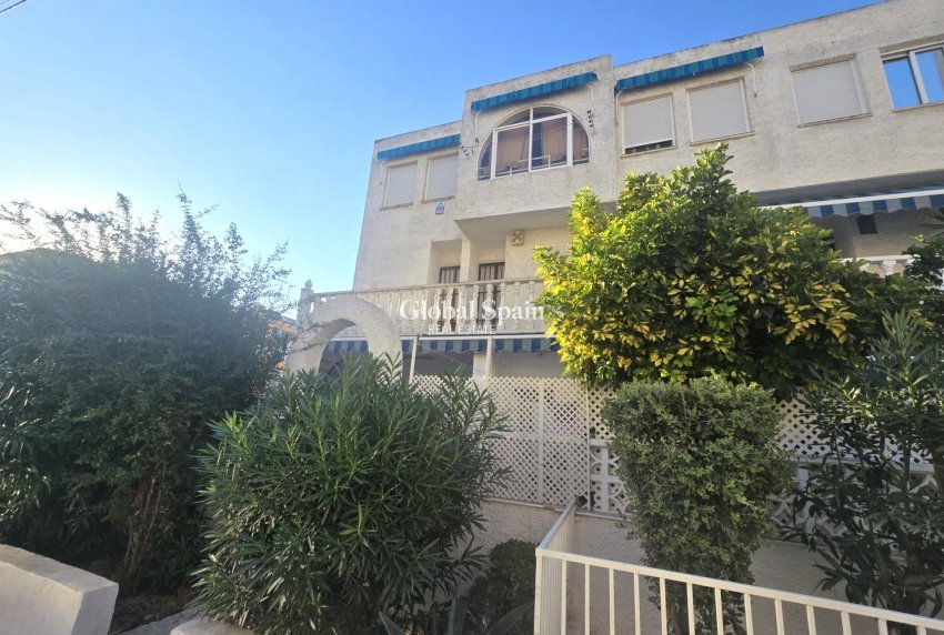 Wiederverkauf - HAUS -
TORREVIEJA - Habaneras