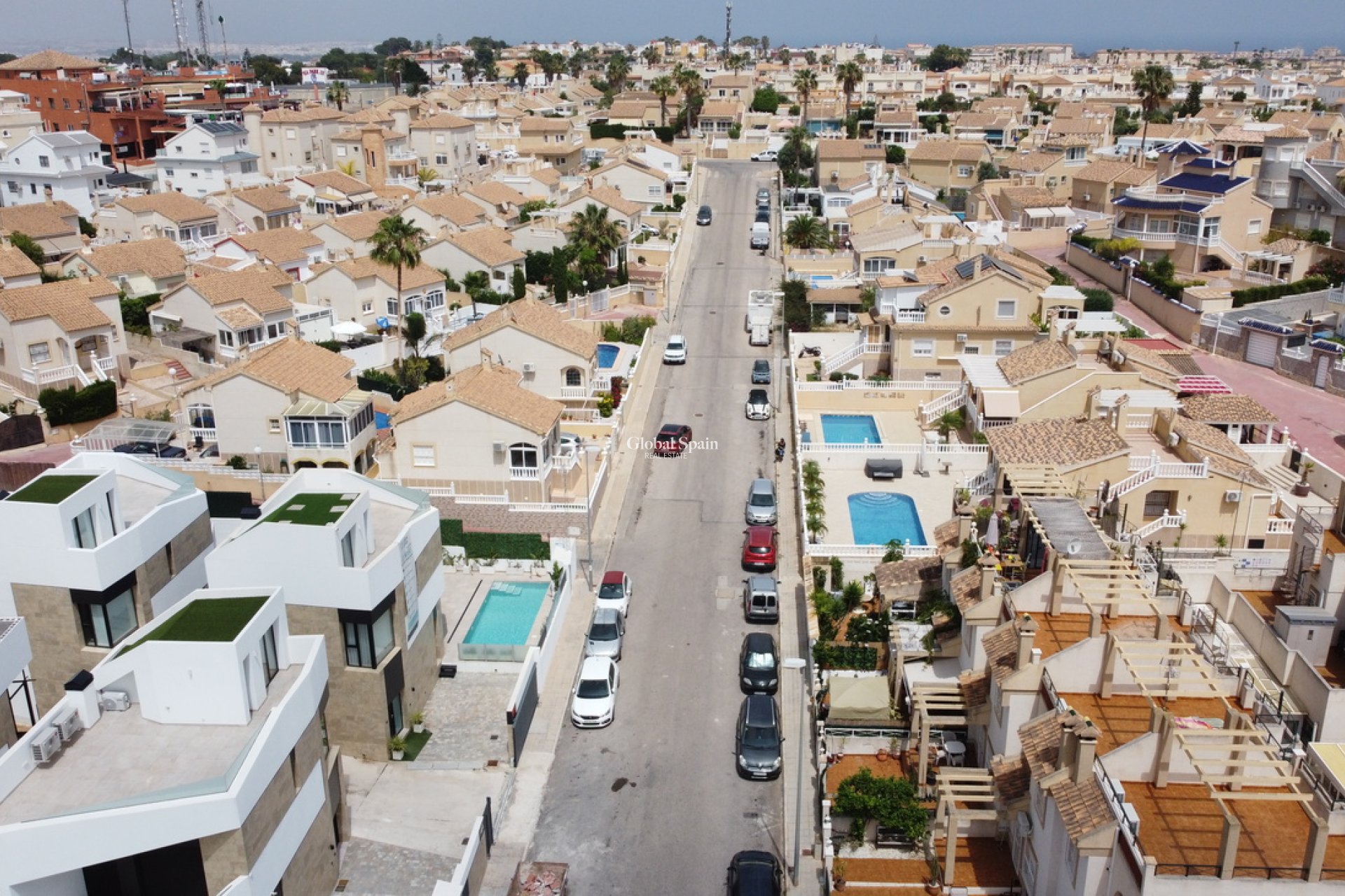 Wiederverkauf - HAUS -
TORREVIEJA - La Florida