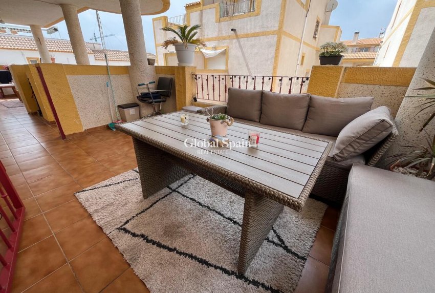 Wiederverkauf - HAUS -
TORREVIEJA - La Florida
