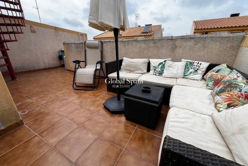 Wiederverkauf - HAUS -
TORREVIEJA - La Florida