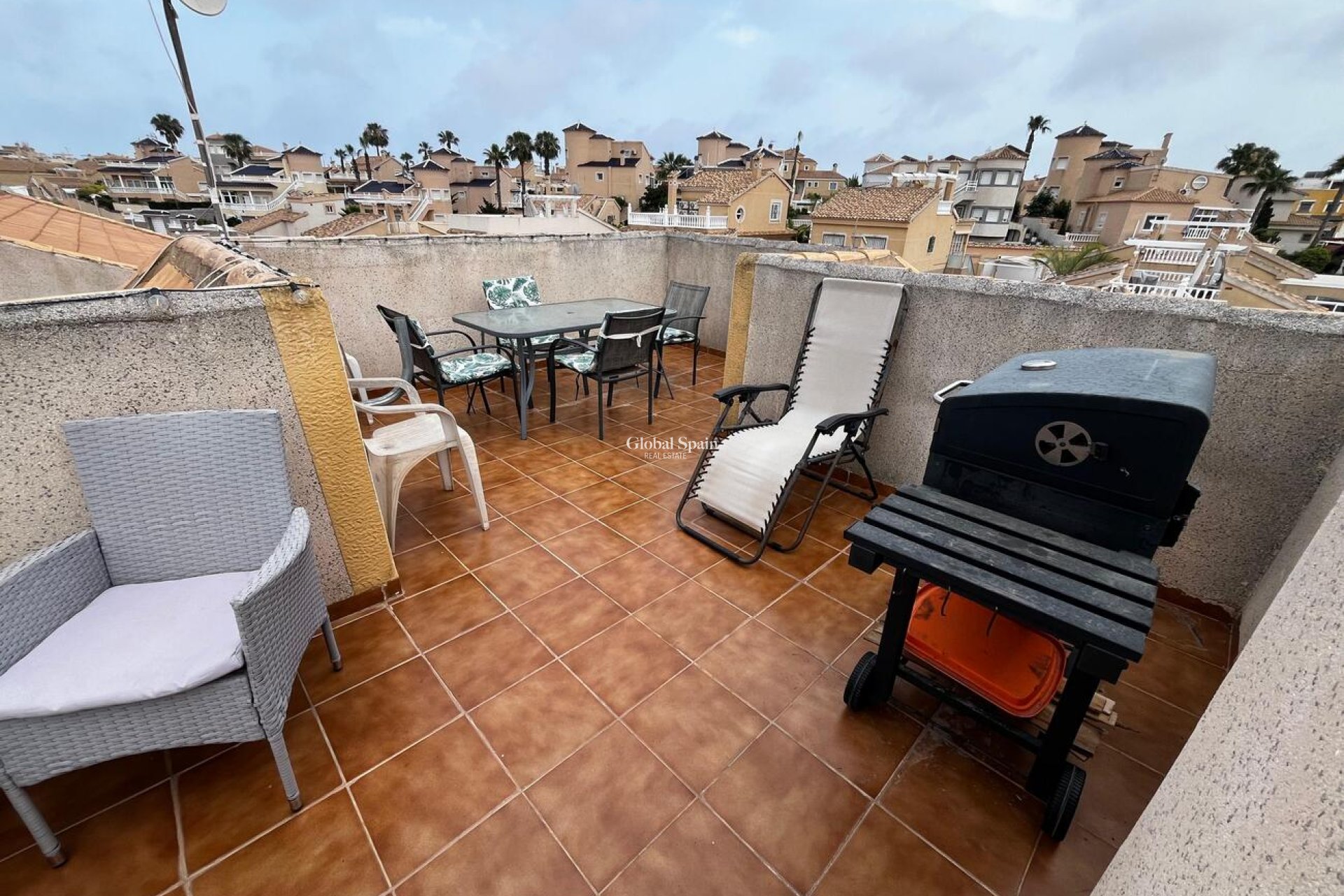 Wiederverkauf - HAUS -
TORREVIEJA - La Florida