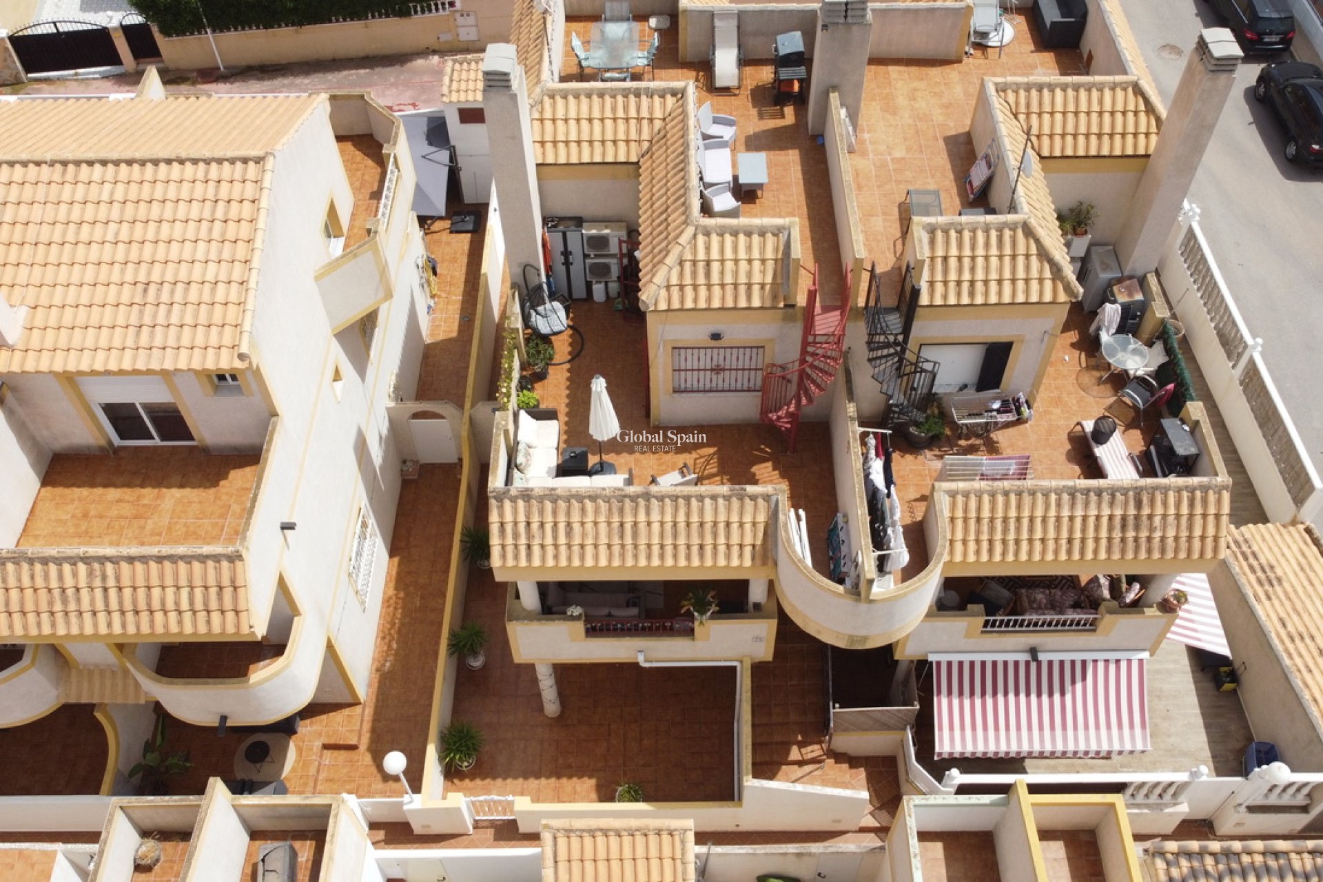 Wiederverkauf - HAUS -
TORREVIEJA - La Florida