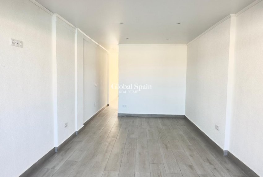 Wiederverkauf - HAUS -
TORREVIEJA - La Mata