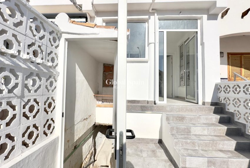 Wiederverkauf - HAUS -
TORREVIEJA - La Mata