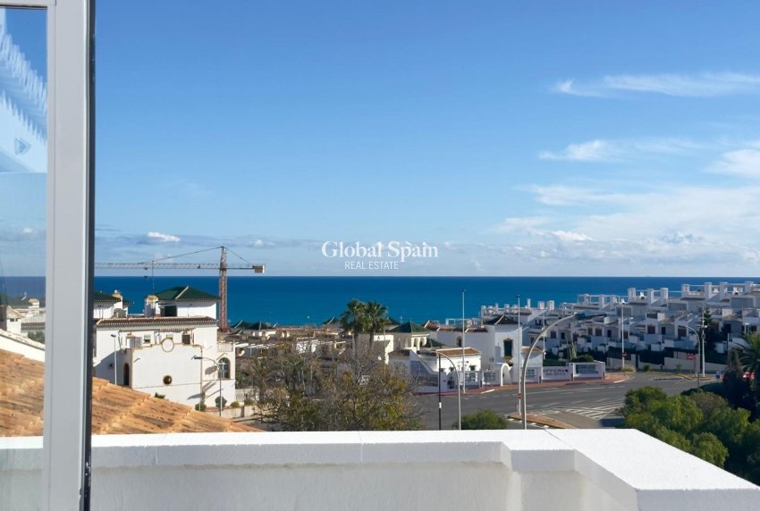 Wiederverkauf - HAUS -
TORREVIEJA - La Mata