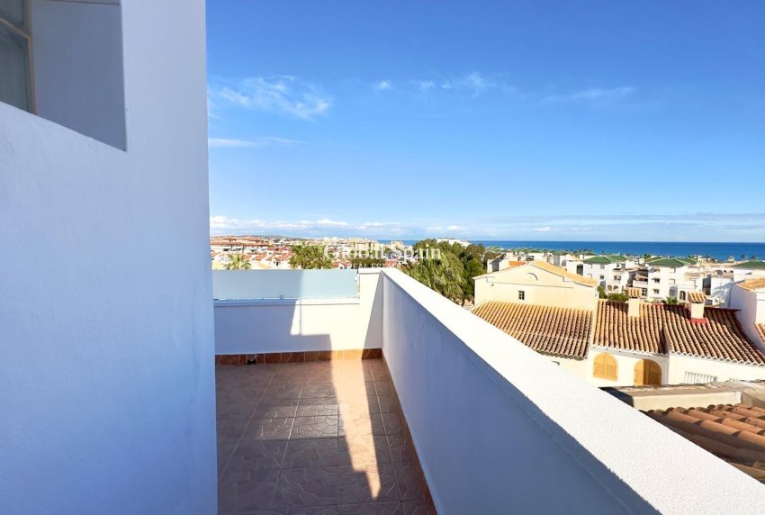 Wiederverkauf - HAUS -
TORREVIEJA - La Mata