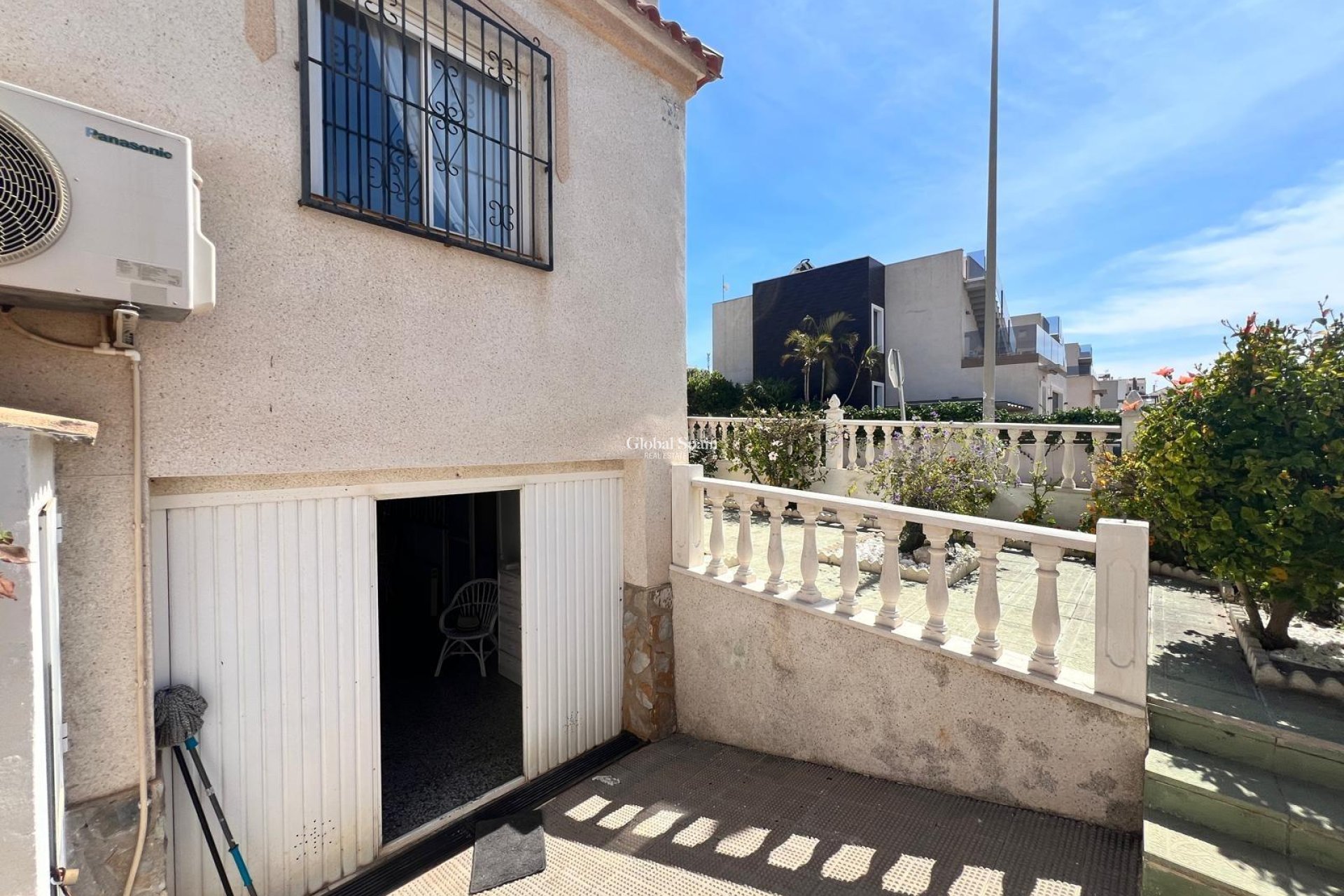 Wiederverkauf - HAUS -
TORREVIEJA - La Mata