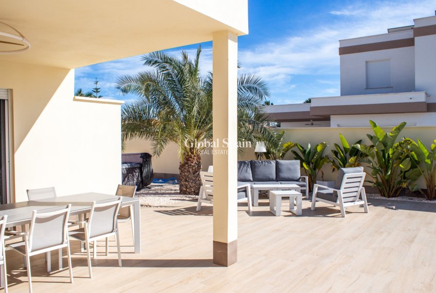 Wiederverkauf - HAUS -
TORREVIEJA - La Siesta - El Salado - Torreta