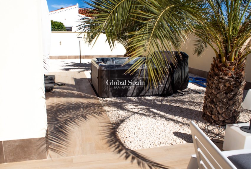 Wiederverkauf - HAUS -
TORREVIEJA - La Siesta - El Salado - Torreta