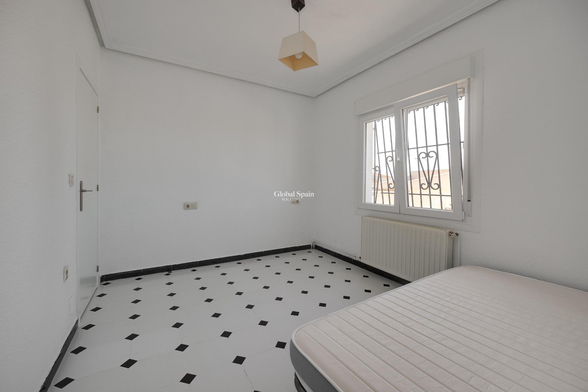 Wiederverkauf - HAUS -
TORREVIEJA - La Siesta - El Salado - Torreta