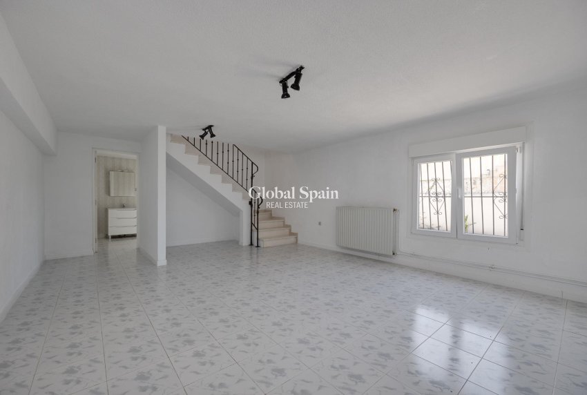 Wiederverkauf - HAUS -
TORREVIEJA - La Siesta - El Salado - Torreta