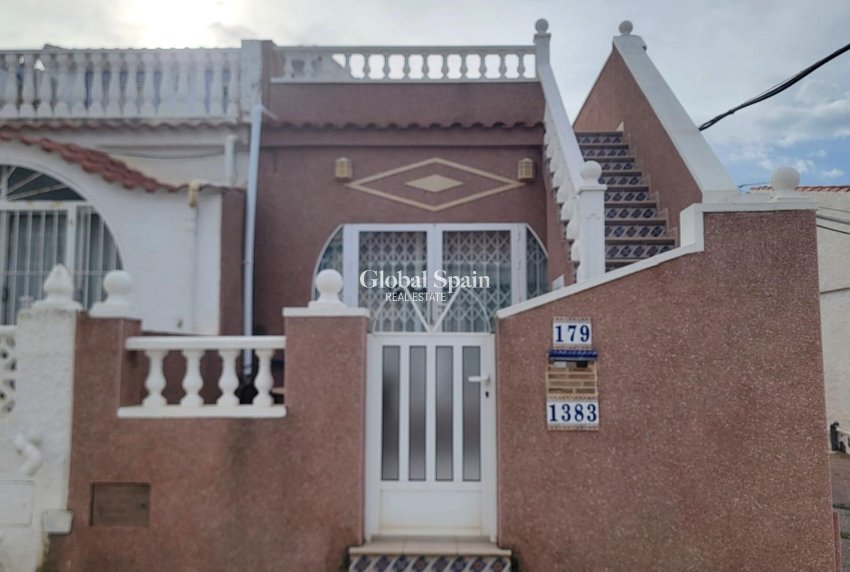 Wiederverkauf - HAUS -
TORREVIEJA - La Siesta - El Salado - Torreta
