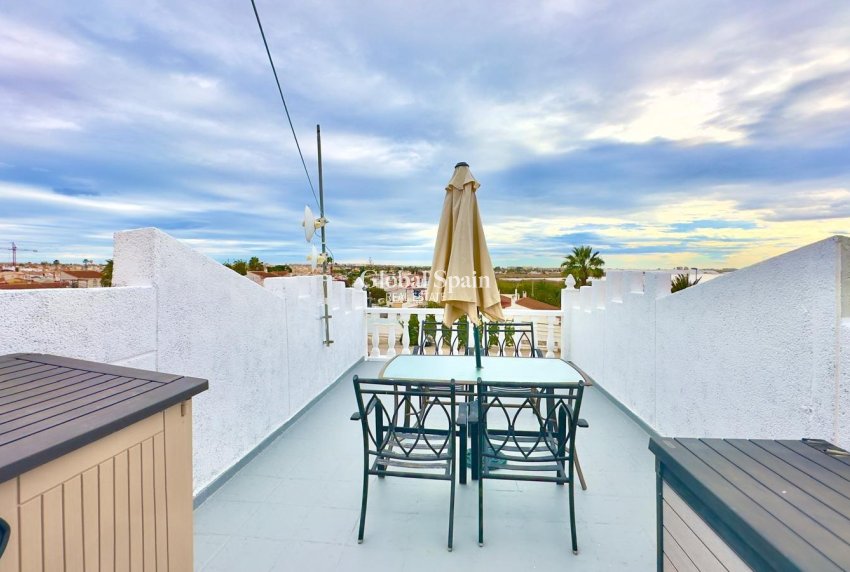 Wiederverkauf - HAUS -
TORREVIEJA - La Siesta - El Salado - Torreta