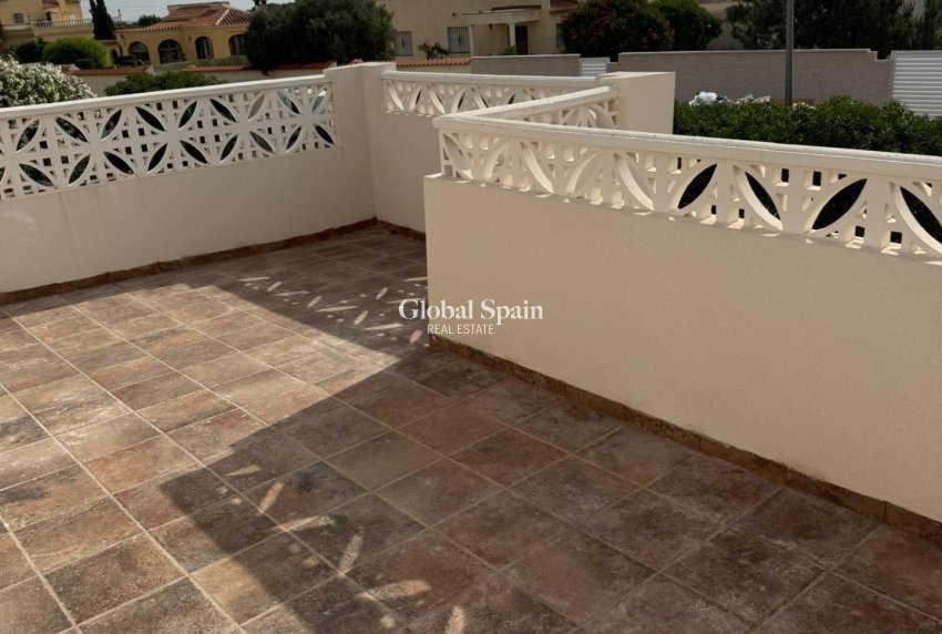 Wiederverkauf - HAUS -
TORREVIEJA - La Siesta - El Salado - Torreta