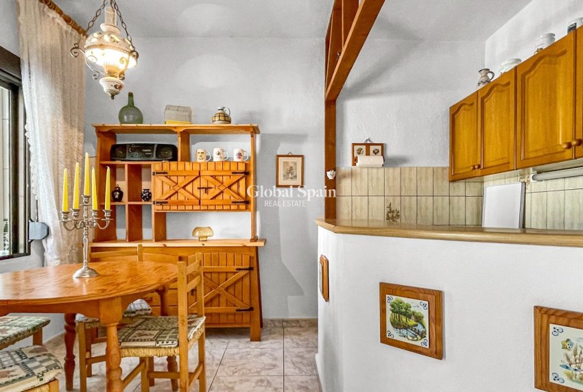 Wiederverkauf - HAUS -
TORREVIEJA - La Siesta - El Salado -  Torreta