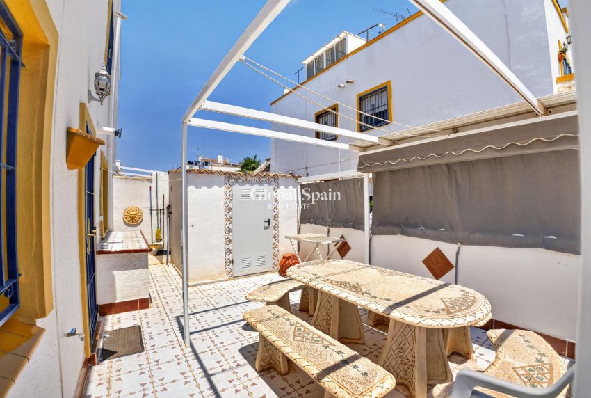 Wiederverkauf - HAUS -
TORREVIEJA - La Siesta - El Salado - Torreta