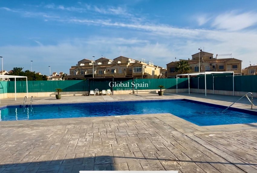 Wiederverkauf - HAUS -
TORREVIEJA - La Siesta - San Luis